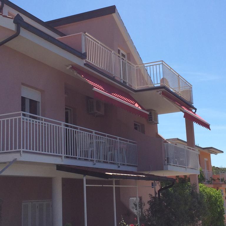 Apartments Pisac Razanj Phòng bức ảnh